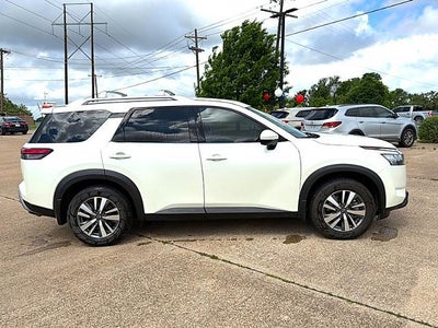 2024 Nissan Pathfinder SL 2WD