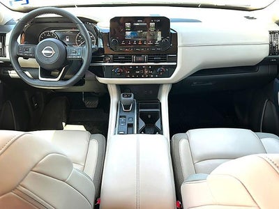 2025 Nissan Pathfinder SL 2WD