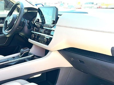 2025 Nissan Pathfinder SL 2WD