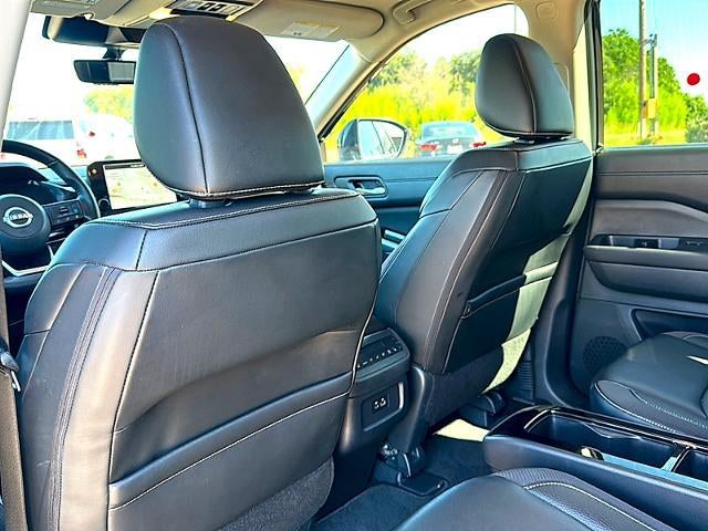 2024 Nissan Pathfinder SL 2WD