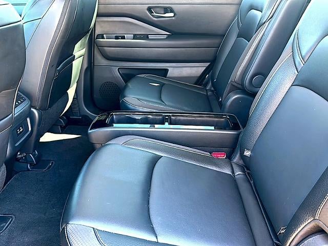 2024 Nissan Pathfinder SL 2WD