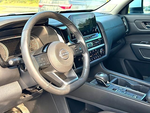 2025 Nissan Pathfinder SL 2WD