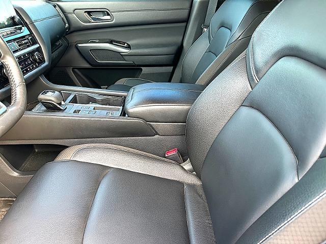 2025 Nissan Pathfinder SL 2WD