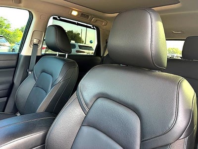 2025 Nissan Pathfinder SL 2WD