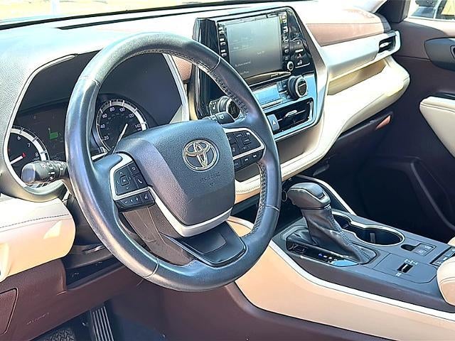2022 Toyota Highlander XLE FWD (Natl)