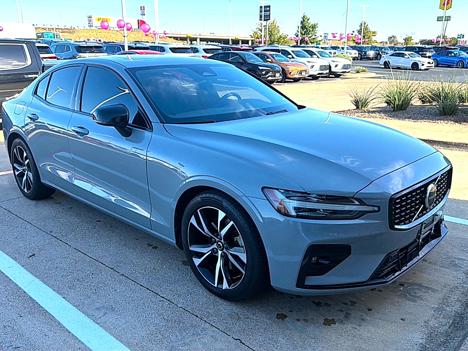 2024 Volvo S60 B5 Core Dark Theme