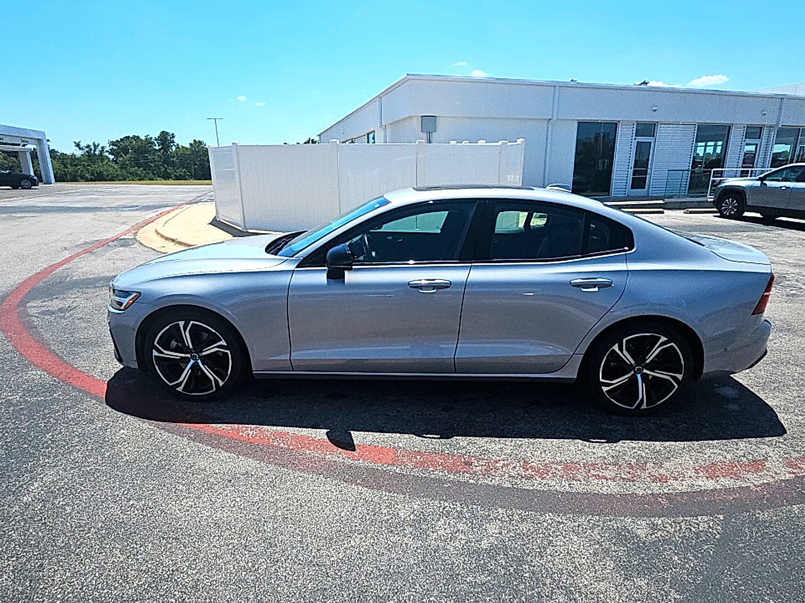 2024 Volvo S60 B5 Plus Dark Theme