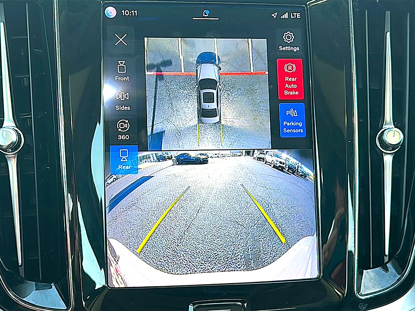 2024 Volvo S60 B5 Plus Dark Theme