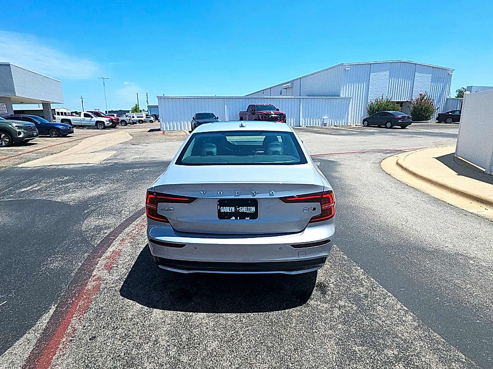 2024 Volvo S60 B5 Plus Dark Theme