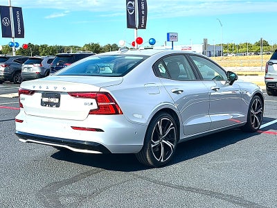 2024 Volvo S60 B5 Plus Dark Theme