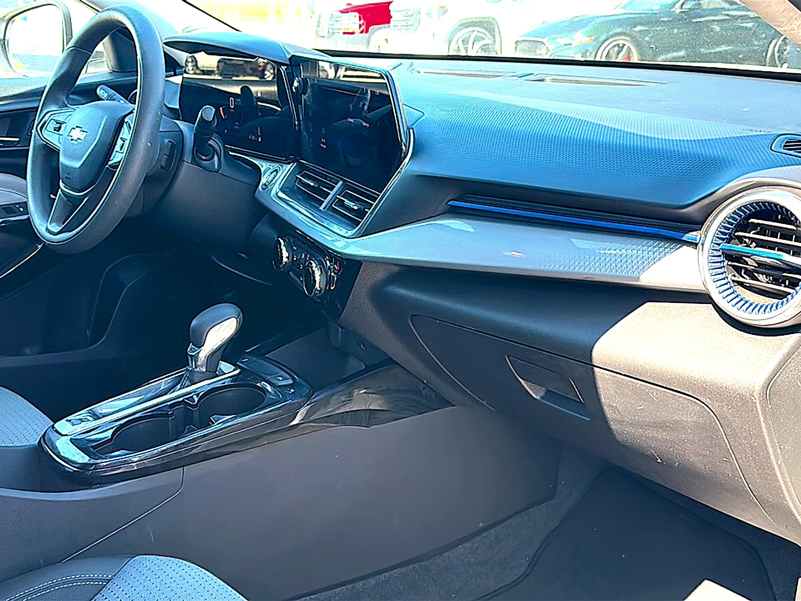 2025 Chevrolet Trax FWD LT