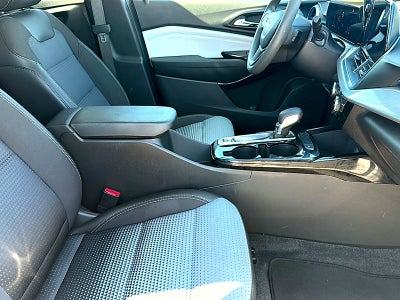 2025 Chevrolet Trax FWD LT