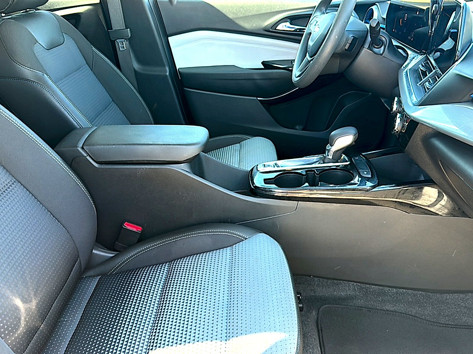 2025 Chevrolet Trax FWD LT