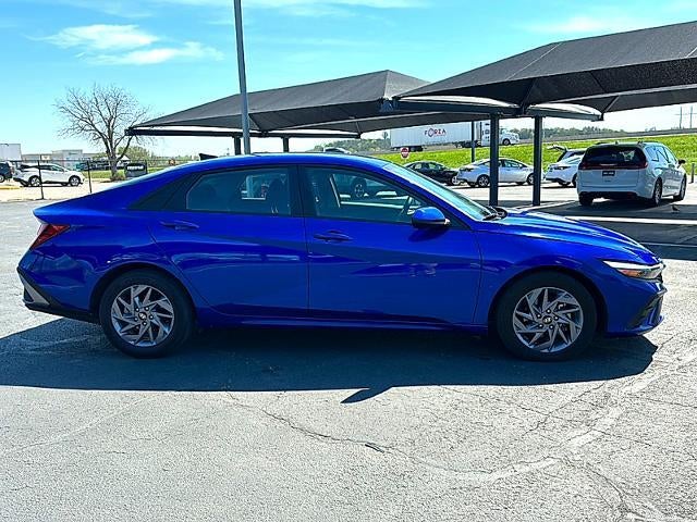 2024 Hyundai ELANTRA SEL IVT