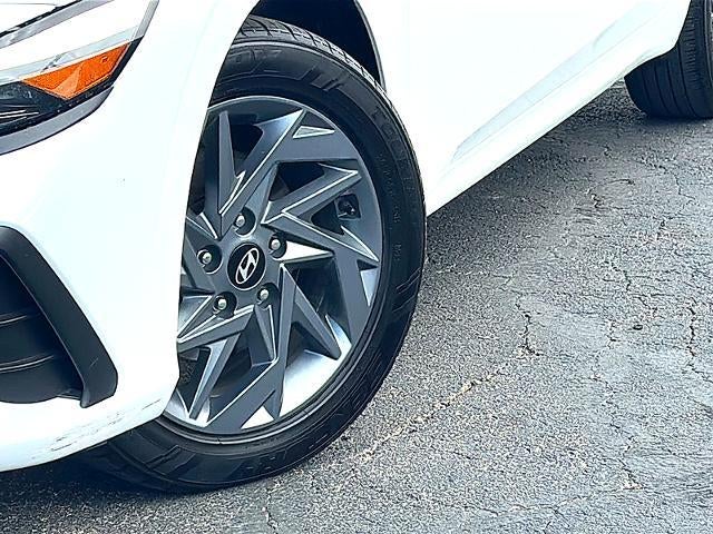 2024 Hyundai ELANTRA SEL IVT