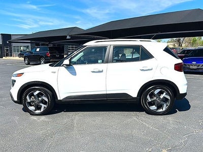 2025 Hyundai VENUE SEL IVT