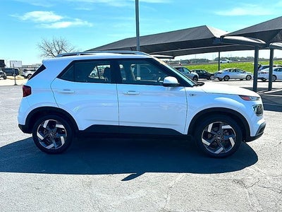2025 Hyundai VENUE SEL IVT