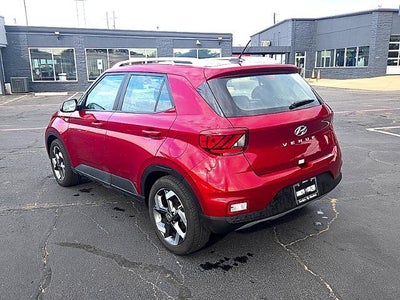 2025 Hyundai VENUE SEL IVT
