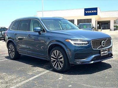 2022 Volvo XC90 T6 AWD Momentum 6P