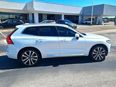2023 Volvo XC60 B5 FWD Ultimate Bright Theme