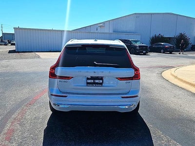 2023 Volvo XC60 B5 FWD Ultimate Bright Theme