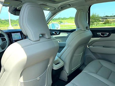 2023 Volvo XC60 B5 FWD Plus Bright Theme