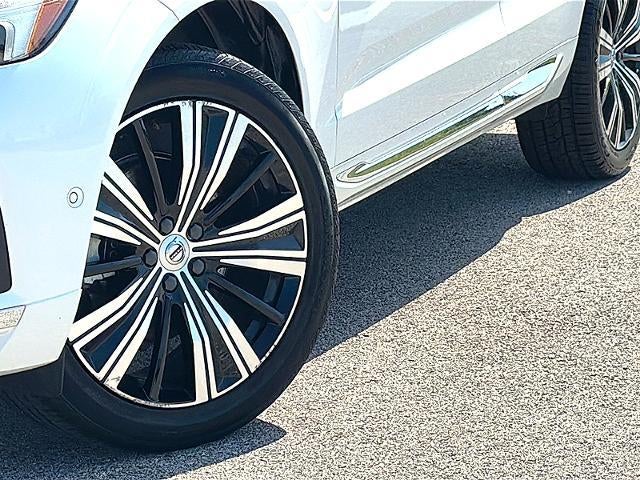 2023 Volvo XC60 B5 FWD Plus Bright Theme