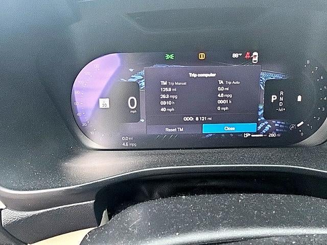 2025 Volvo XC40 B5 AWD Plus Dark Theme