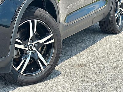 2023 Volvo XC40 B5 AWD Core
