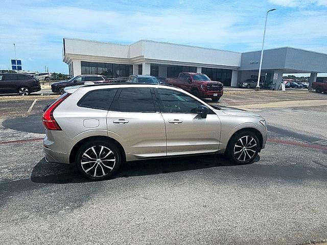 2025 Volvo XC60 B5 AWD Plus