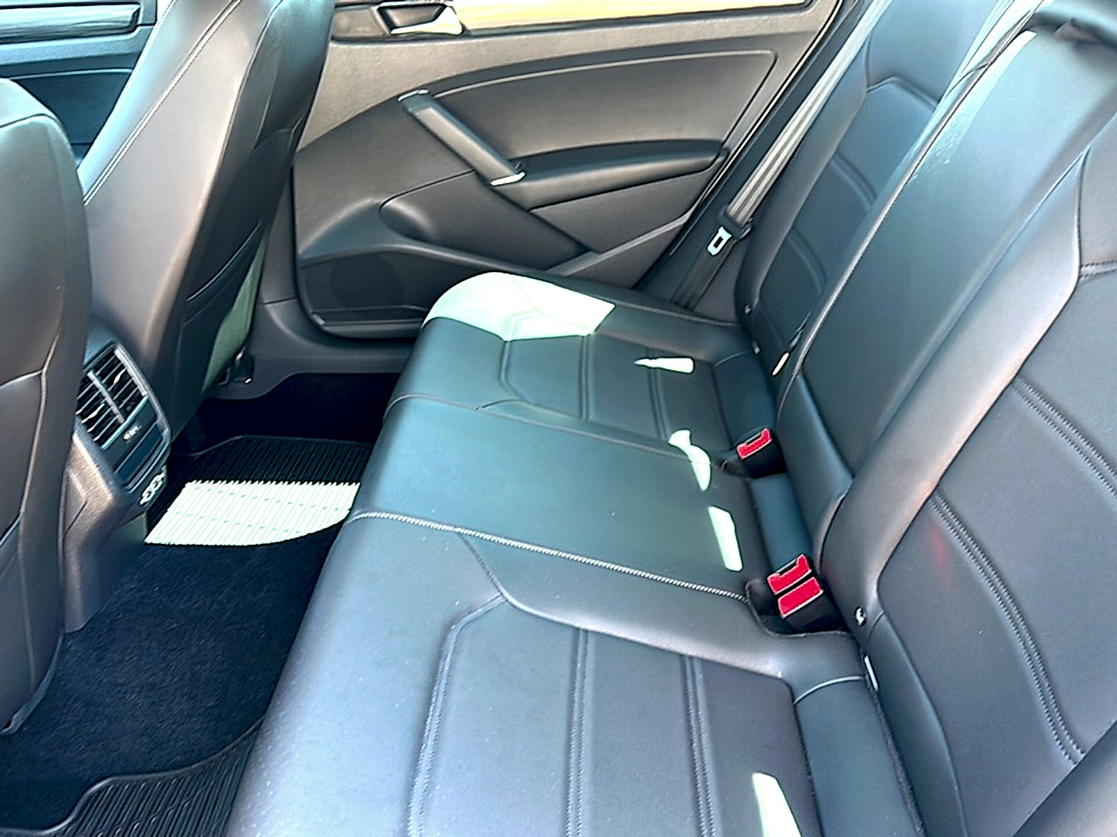 2020 Volkswagen Passat 2.0T R-Line