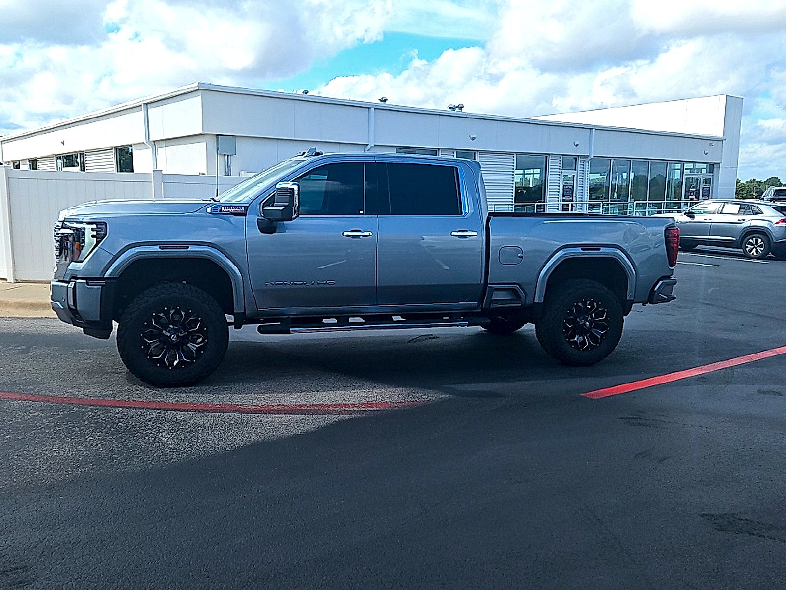 2025 GMC Sierra 2500HD 4WD Crew Cab Standard Bed Denali