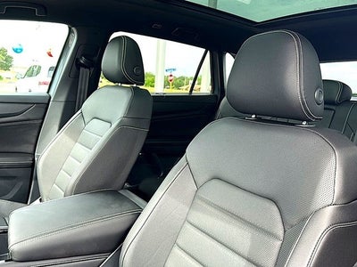 2026 Volkswagen Atlas Cross Sport 2.0T SEL R-Line Black