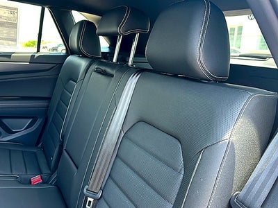 2026 Volkswagen Atlas Cross Sport 2.0T SEL R-Line Black
