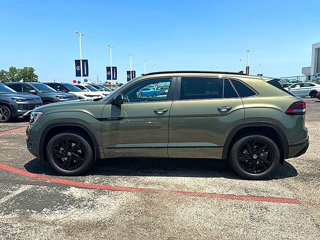 2026 Volkswagen Atlas Cross Sport 2.0T SEL R-Line Black