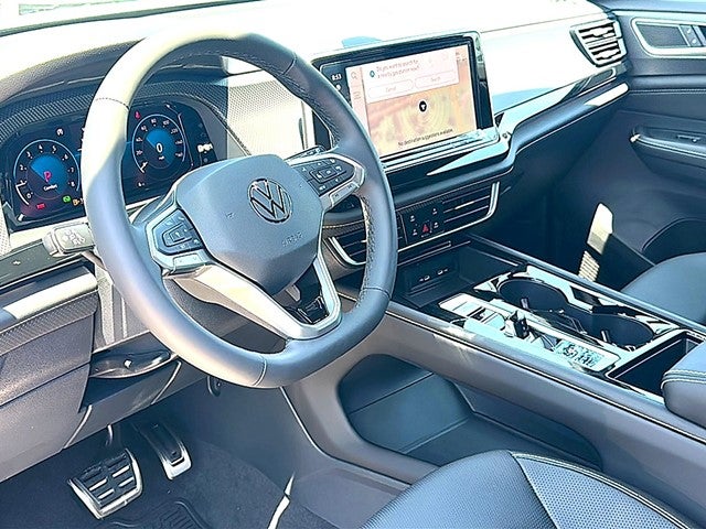 2026 Volkswagen Atlas Cross Sport 2.0T SEL R-Line Black