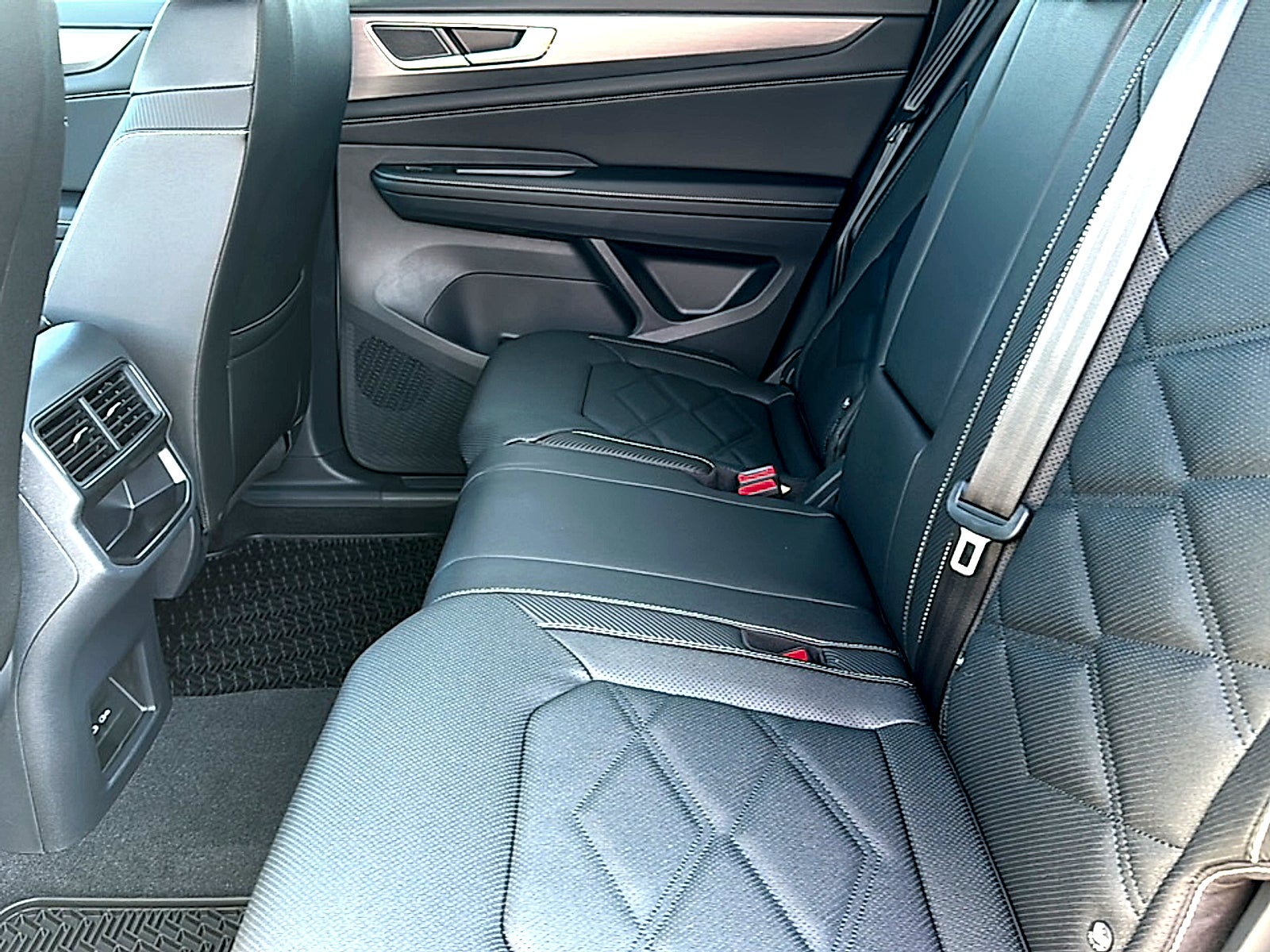 2026 Volkswagen Atlas Cross Sport 2.0T SE