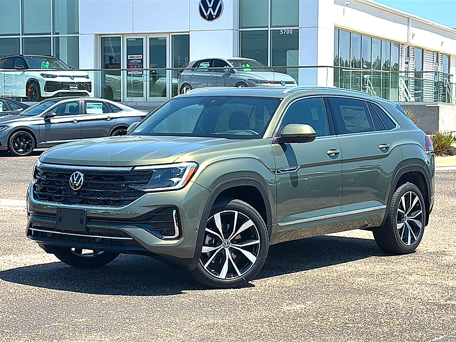 2026 Volkswagen Atlas Cross Sport SEL Premium R-Line