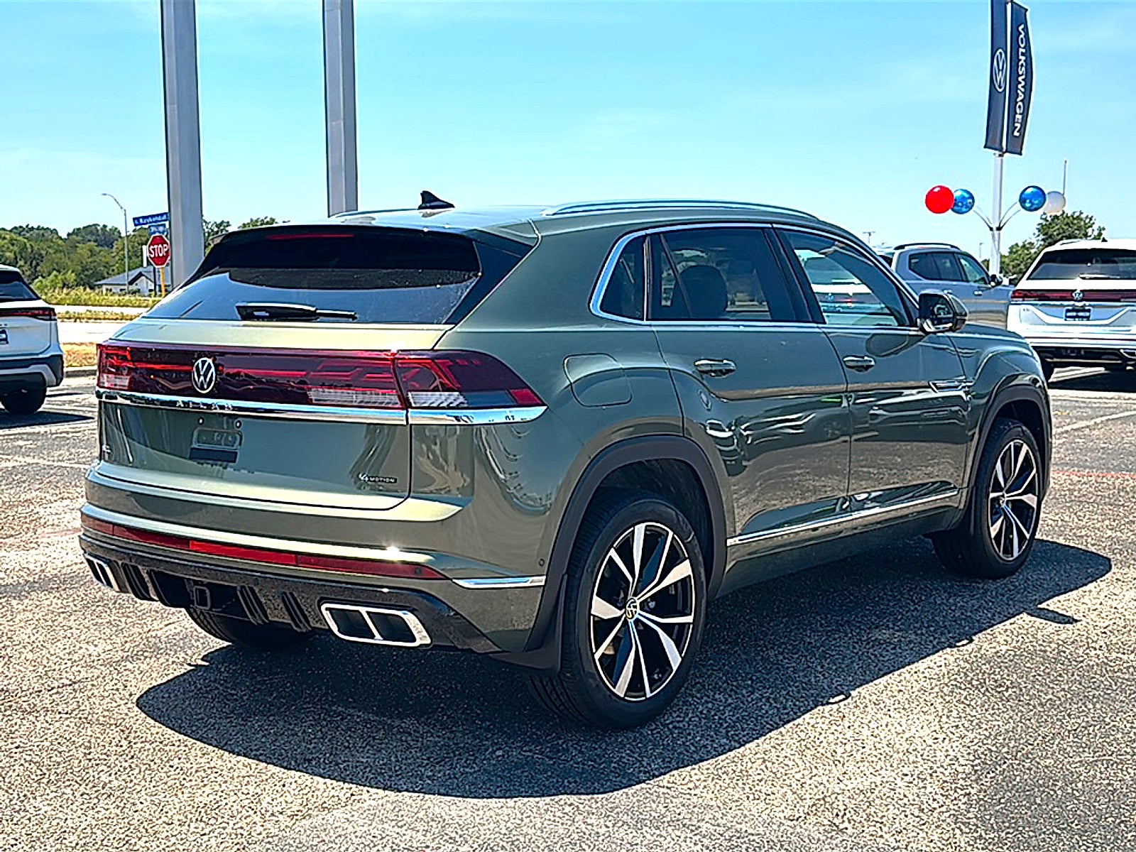 2026 Volkswagen Atlas Cross Sport SEL Premium R-Line