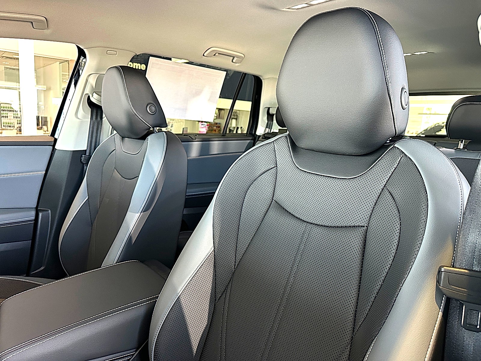 2027 Volkswagen Atlas SE w/Technology