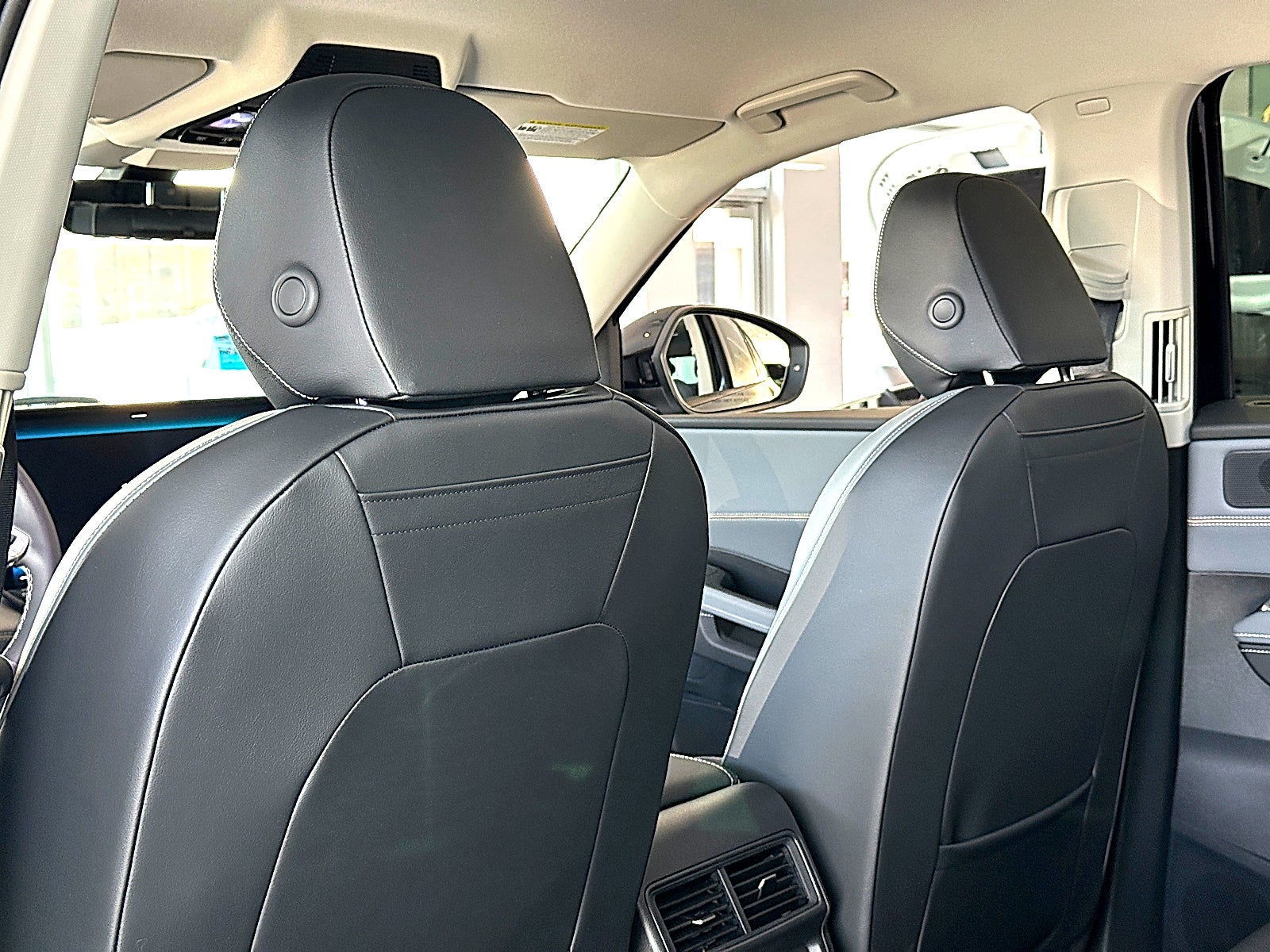 2027 Volkswagen Atlas SE w/Technology