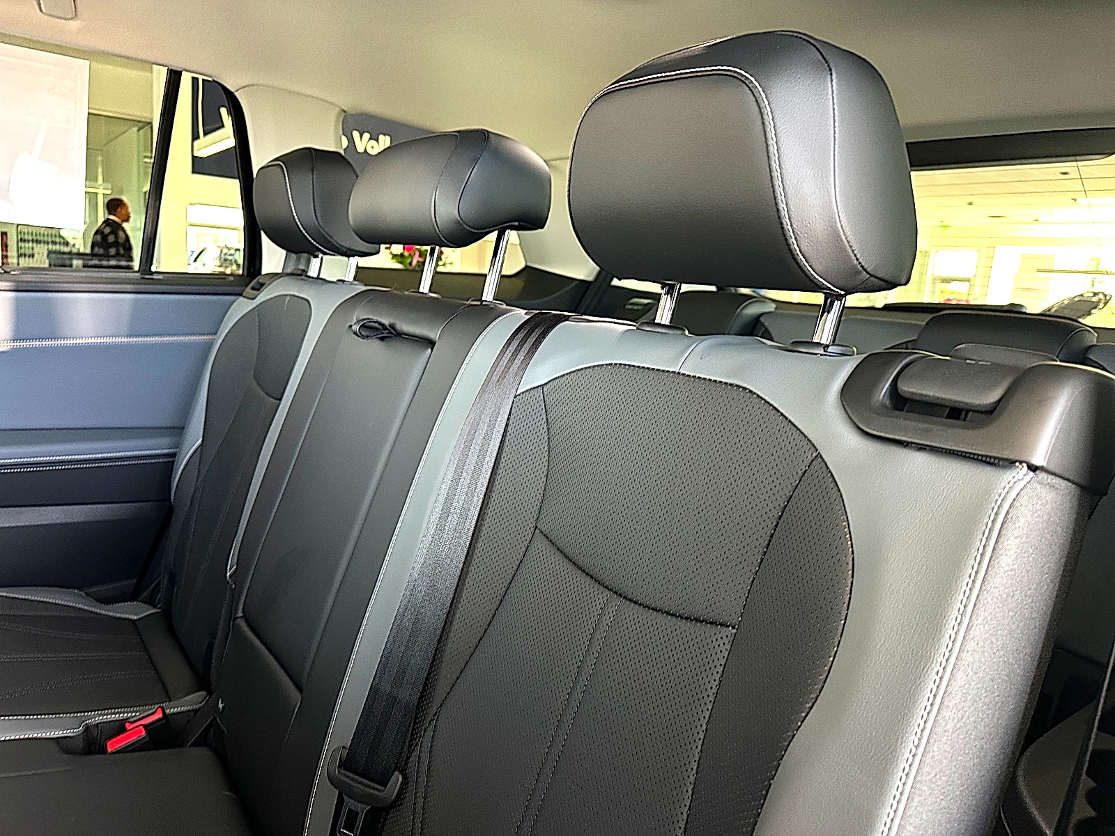 2027 Volkswagen Atlas SE w/Technology