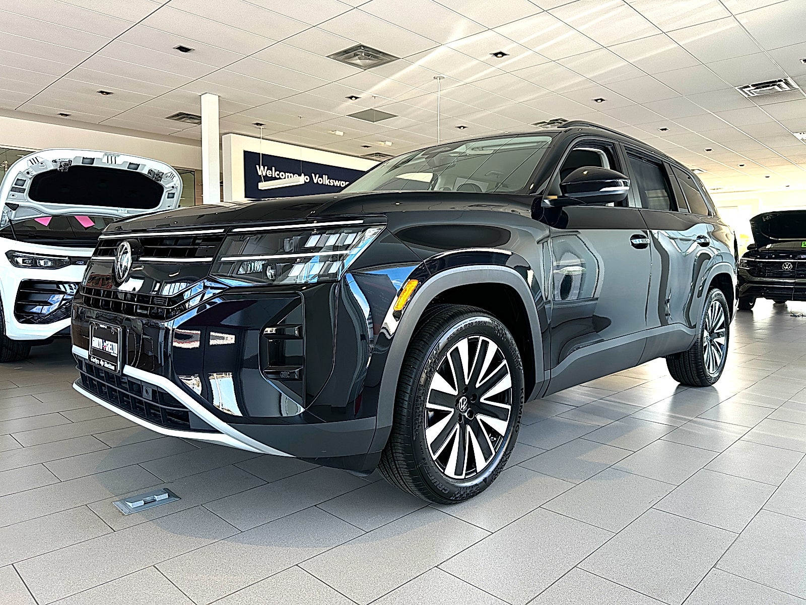2027 Volkswagen Atlas SE w/Technology