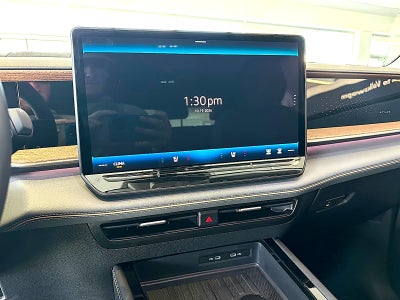 2027 Volkswagen Atlas SE w/Technology
