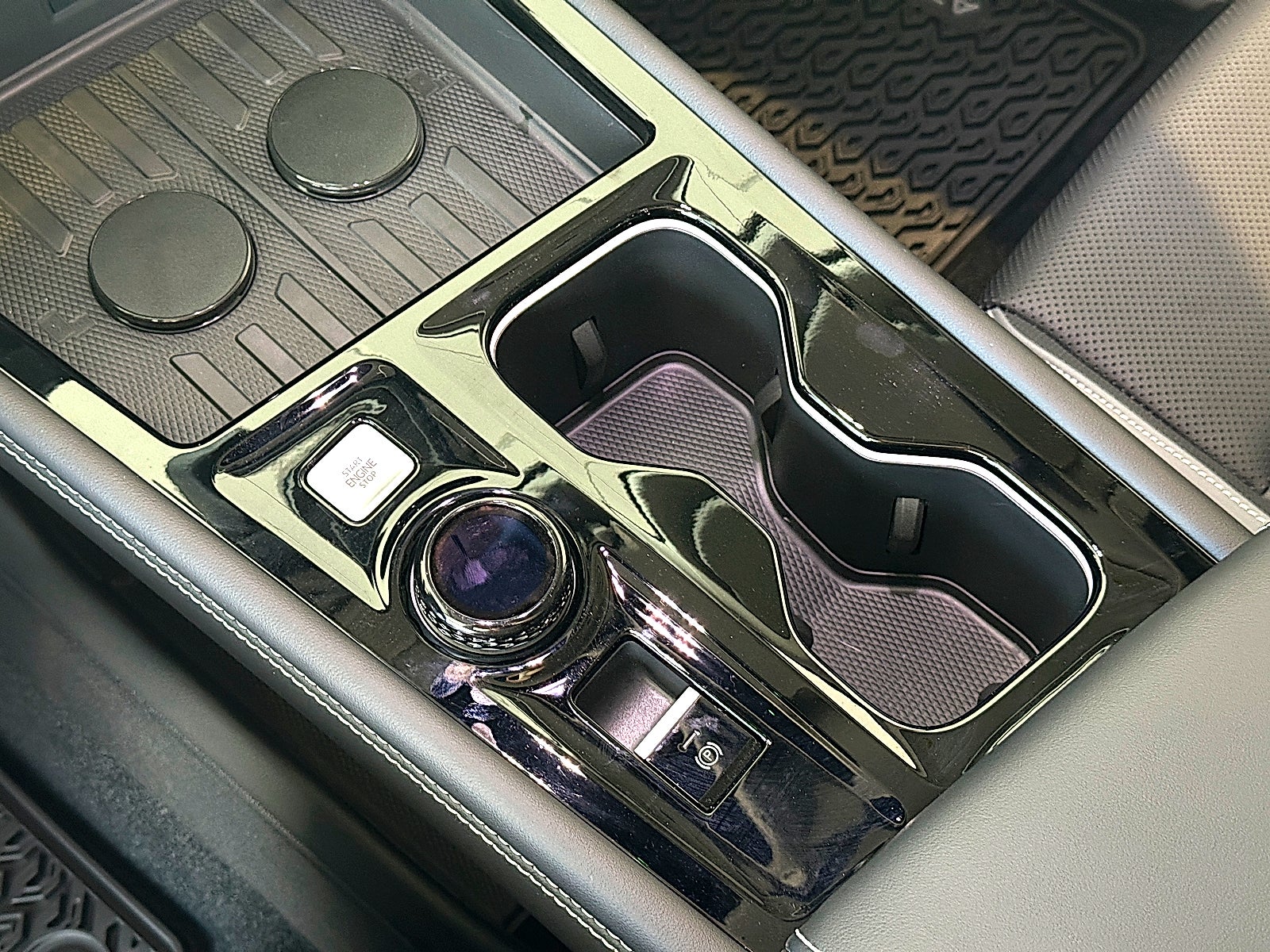 2027 Volkswagen Atlas SE w/Technology
