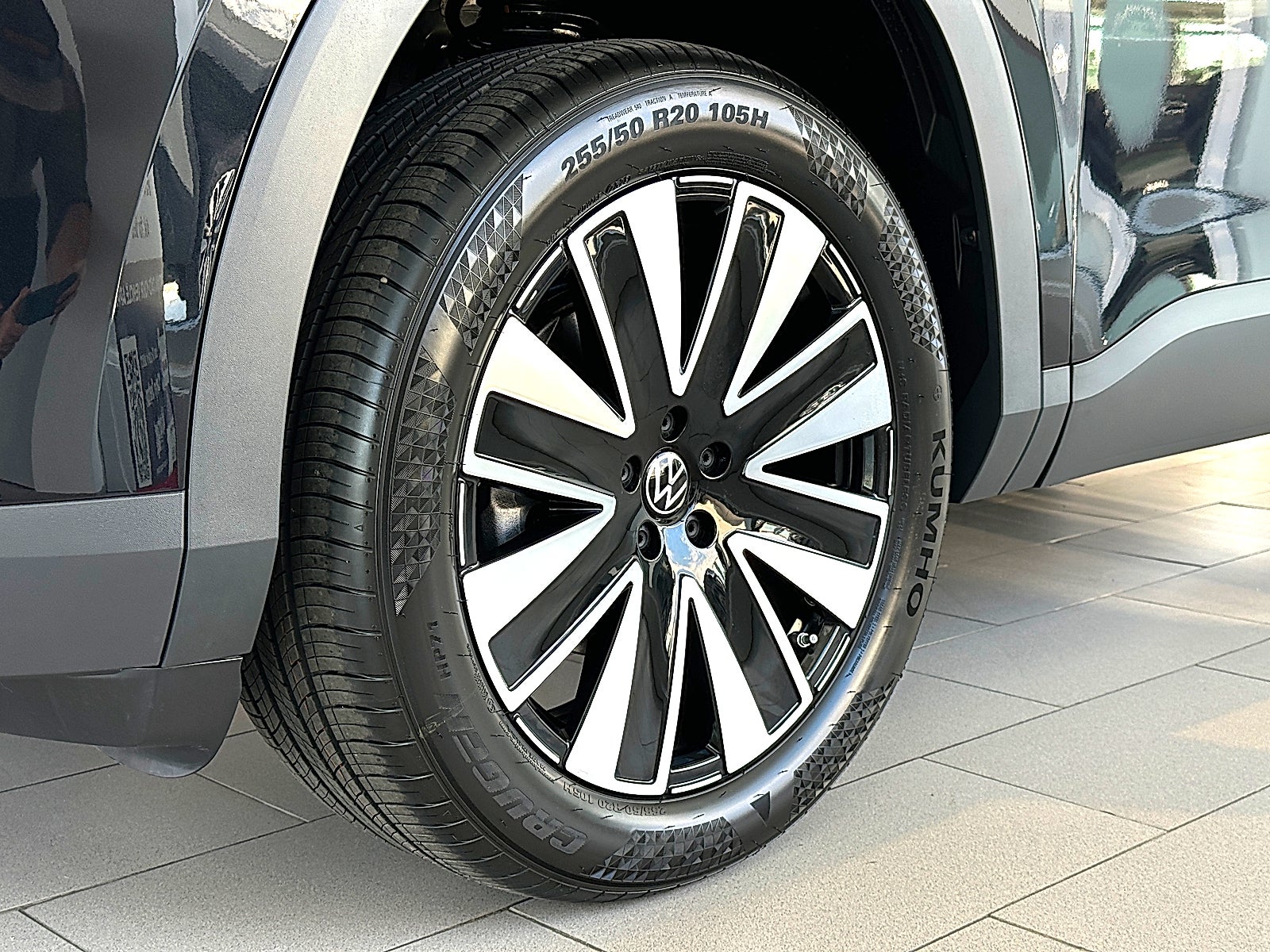 2027 Volkswagen Atlas SE w/Technology