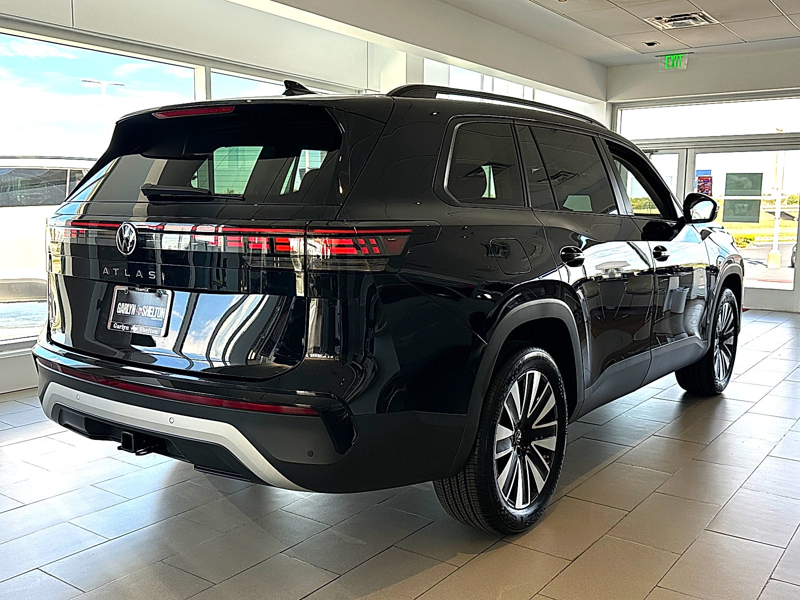 2027 Volkswagen Atlas SE w/Technology