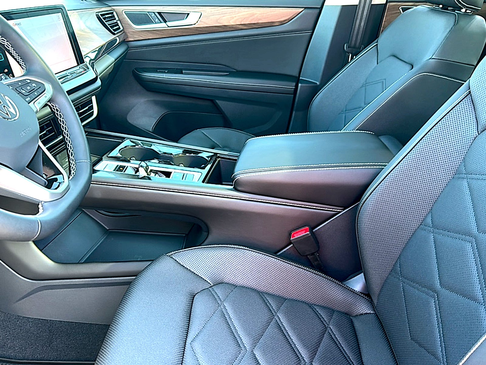 2026 Volkswagen Atlas SE with Technology