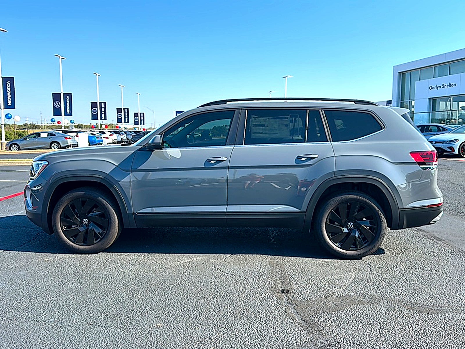2026 Volkswagen Atlas SE with Technology