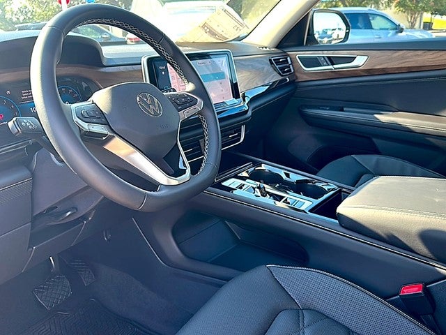 2026 Volkswagen Atlas 2.0T SE w/ Technology